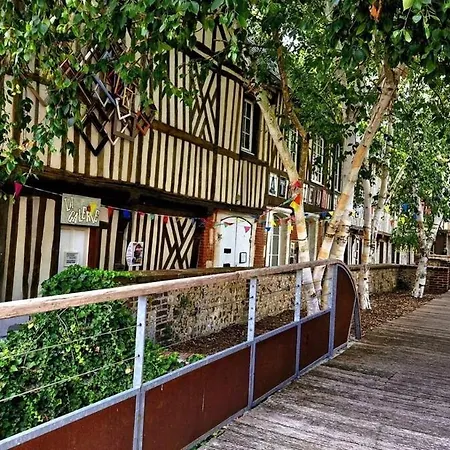 아파트 Le Cocon Suspendu 퐁노데메르